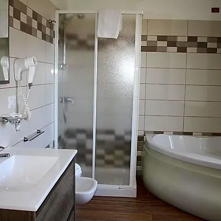 Paradiso Bed and Breakfast 3*